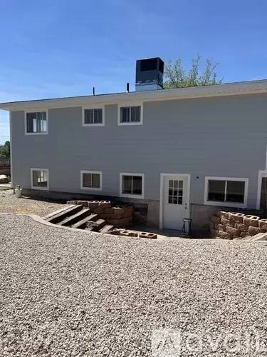 Main picture of 48 Village Way