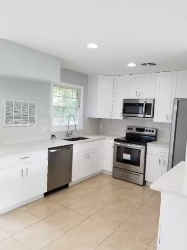 Main picture of 306 NE Triplet Dr