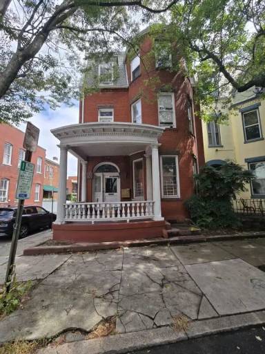 Main picture of 1016 Park Ave