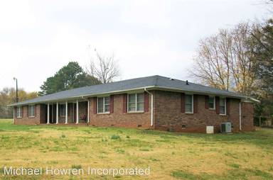 Main picture of 1414 Joe Frank Harris Pkwy SE