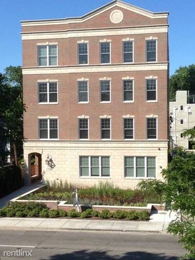 Main picture of 2500 Green Bay Rd