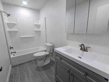 Main picture of 10526 W Devonshire Ave