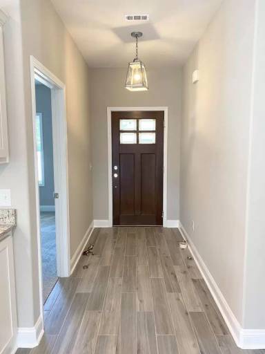 Main picture of 100 Elmo Cir