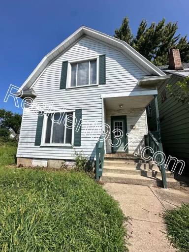 Main picture of 37 Bierce Ave