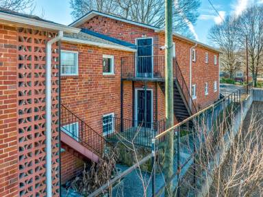 Main picture of 865 Hank Aaron Dr SW