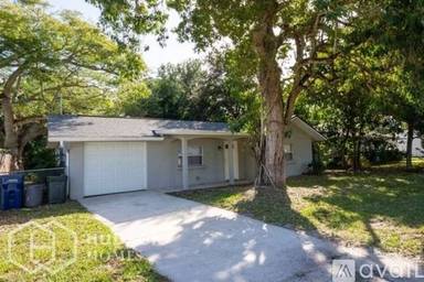Main picture of 1324 36th Ave W