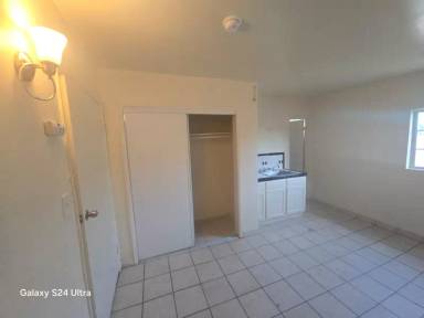 Main picture of 3711 S Western Ave