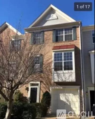 Main picture of 2506 Clover Field Cir