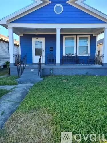 Main picture of 2544 Gladiolus St