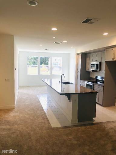 Main picture of 341 Skyforest Way