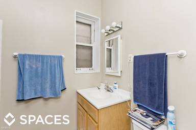 Main picture of 650 W Buckingham Pl