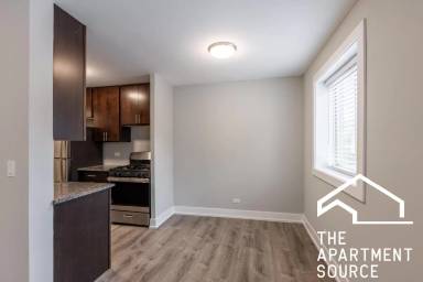 Main picture of 530 W Surf St