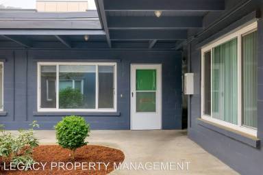 Main picture of 177 SE 5th Ave