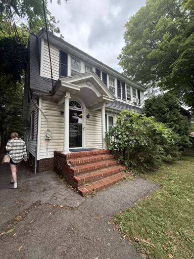 Main picture of 7083 E Genesee St