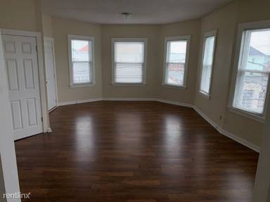 Main picture of 473 N Front St