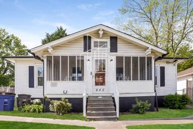 Main picture of 842 Efird St