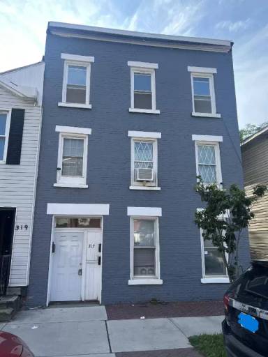 Main picture of 317 2nd St