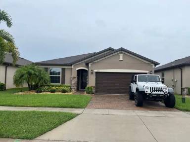 Main picture of 2751 Mead Ave