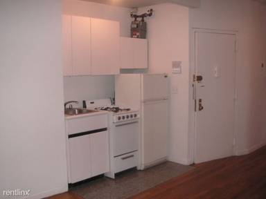 Main picture of 226 E 81st St