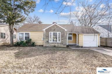 Main picture of 3115 E Maplewood Dr