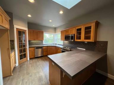 Main picture of 2448 NW Awbrey Rd