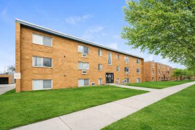 Main picture of Now Leasing!