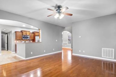 Main picture of 3100 Twelve Oaks Blvd