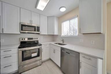 Main picture of 2255 W Red Robin Rd