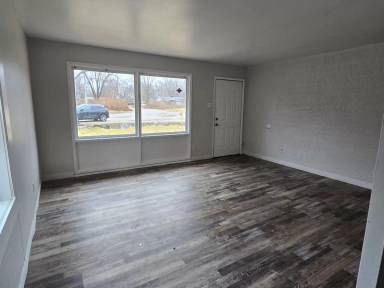 Main picture of 18 Violet Dr
