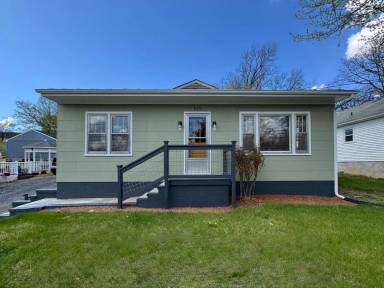 Main picture of 404 Grubert Ave