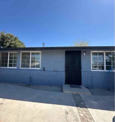 Main picture of 16639 Yucca Ave