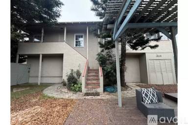 Main picture of 5069 Voltaire St