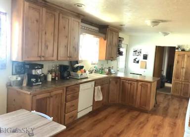 Main picture of 39 Skihi St