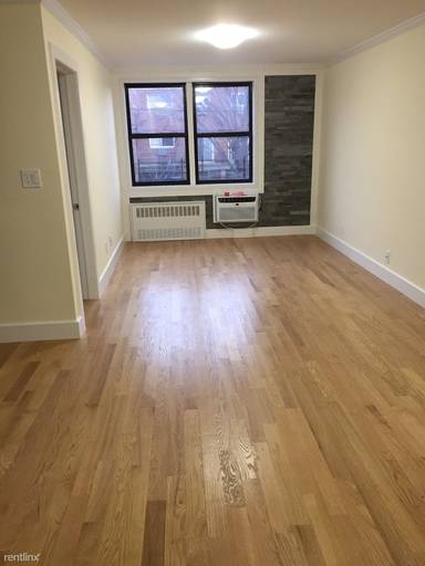 Main picture of 239 E 239th St