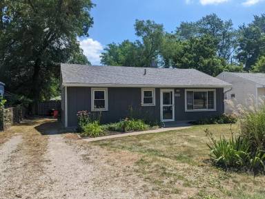Main picture of 586 N Harris Rd