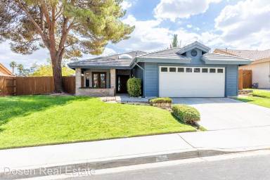 Main picture of 241 Yellowstone Pl