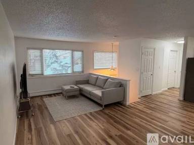 Main picture of 2000 Blueberry St