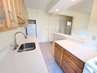 Main picture of 381 Beacon St