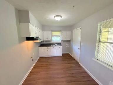 Main picture of 4497 Westmont Rd