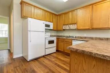 Main picture of 2300 Gladiolus St