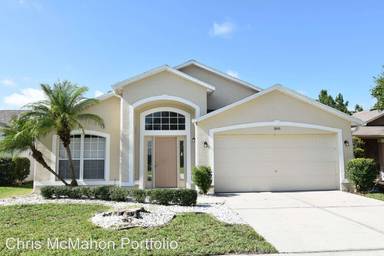 Main picture of 300 Lynn St