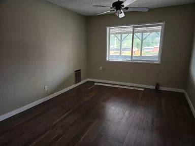 Main picture of 418 N Tower Ave