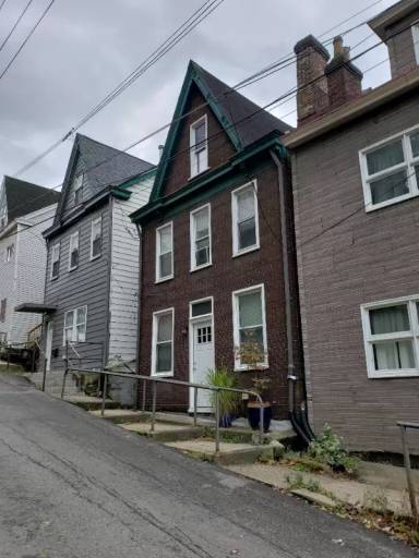 Main picture of 51 Sterling St