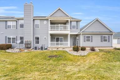 Main picture of 3030 E Stillwater Lndg