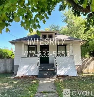 Main picture of 1020 N Main Ave