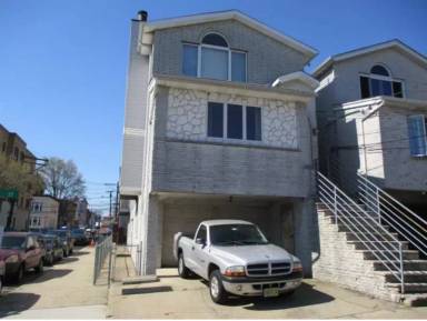 Main picture of 301 72nd St