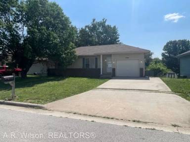 Main picture of 2304 S 14th St