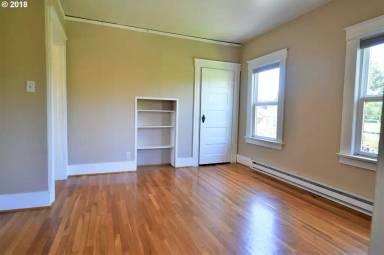 Main picture of 728 SE 30th Ave