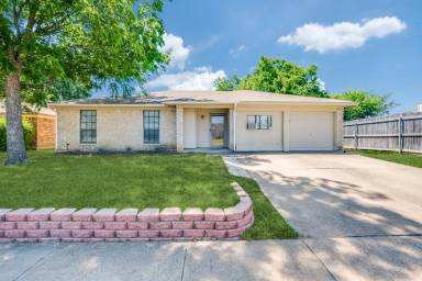 Main picture of 6504 Kary Lynn Dr N