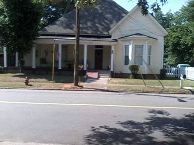 Main picture of 40 Brown Ave